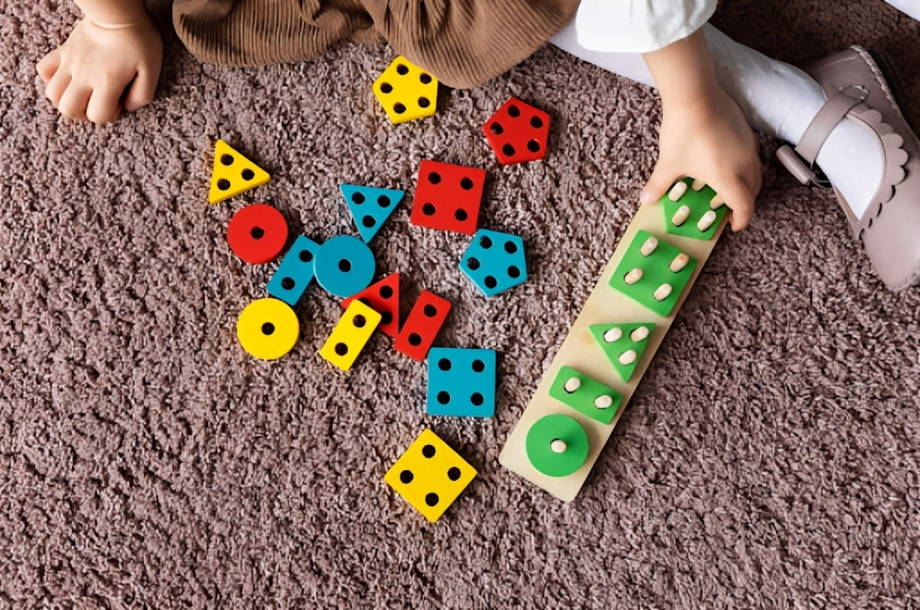 Fine Motor vs Gross Motor Skills: Toys That Develop Both